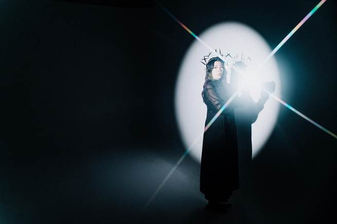 張仁與日前發行首張EP《人之間》。（子皿提供）