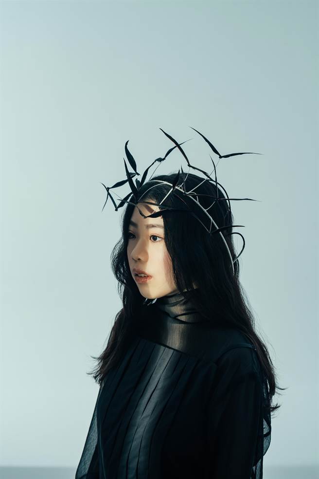 張仁與日前發行首張EP《人之間》。（子皿提供）