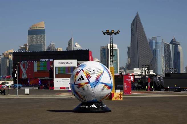 2022年卡達世界盃即將開幕，大陸本地消費商機出現，更讓飯店客房被預訂變身「看球房」。（中新社）