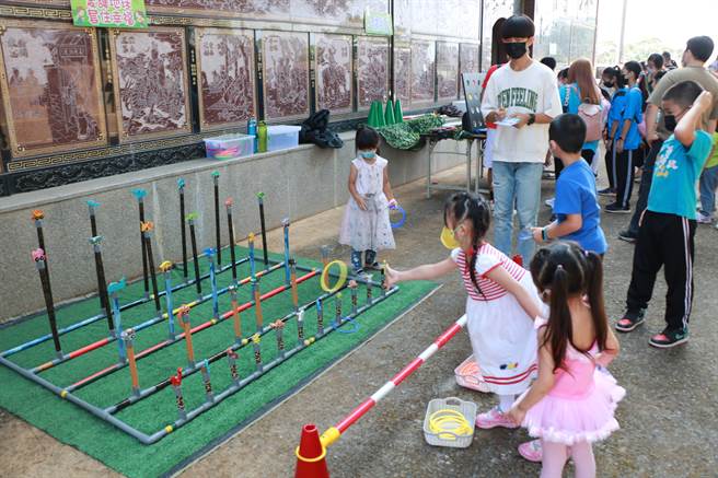 南投千人环保健行，亲子同乐。（南投市公所提供／廖志晃南投传真）