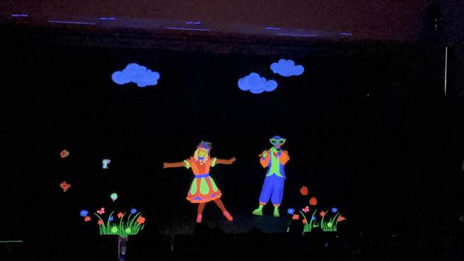 六堆首制黑光剧，活泼推广客家文化。(林和生摄)