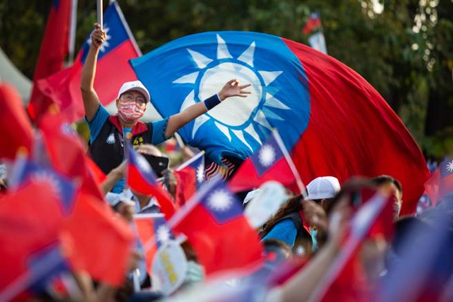 国民党高雄市长候选人柯志恩今举办「高雄奇蹟人民作主」团结大会。（袁庭尧摄）