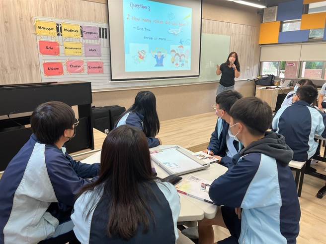 台中市教育局指出，今年推動雙語有152校，是107年的7倍增，成效顯著。（台中市教育局提供）