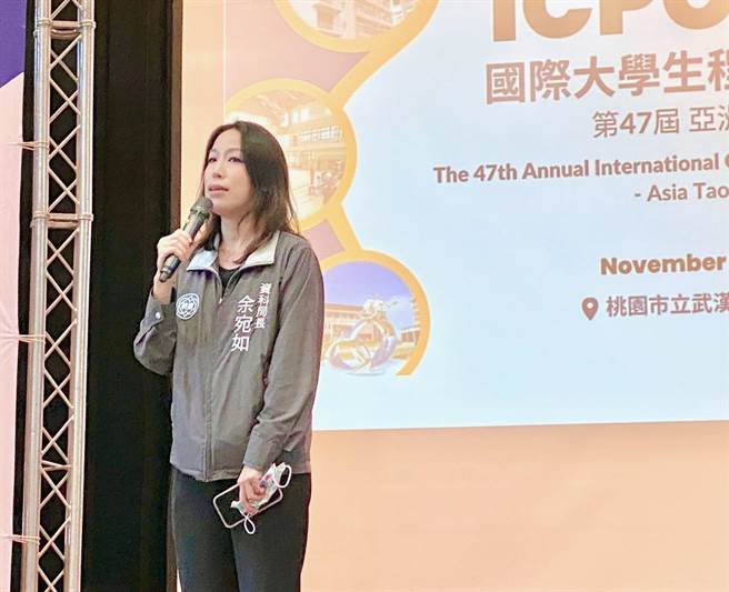 桃園市資科局長余宛如指出，桃園推動200多項智慧城市計畫，連續獲得ICF與WITSA的全球智慧城市首獎，被世界肯定。（蔡依珍攝）