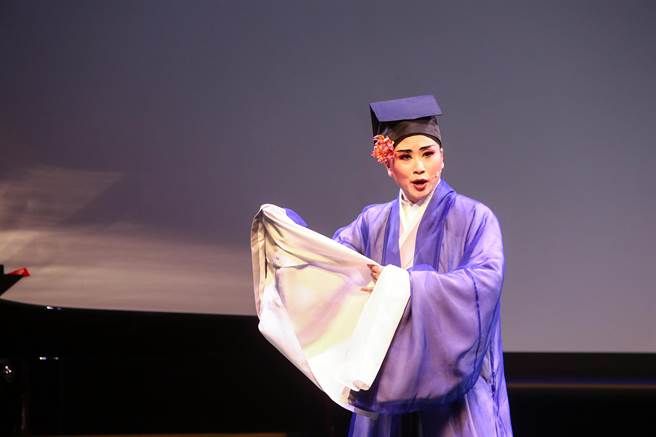 台灣戲曲名家陳禹安破天荒跨界合作，首齣向明代青樓詩人馬湘蘭致敬的全新戲曲創作。（鄧博仁攝）