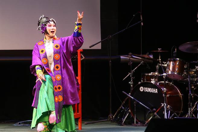 台灣戲曲名家李靜芳破天荒跨界合作，首齣向明代青樓詩人馬湘蘭致敬的全新戲曲創作。（鄧博仁攝）