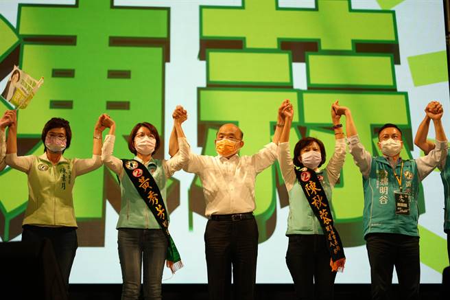 民进党彰化县长候选人黄秀芳造势晚会，行政院长苏贞昌等站台助讲。（吴建辉摄）