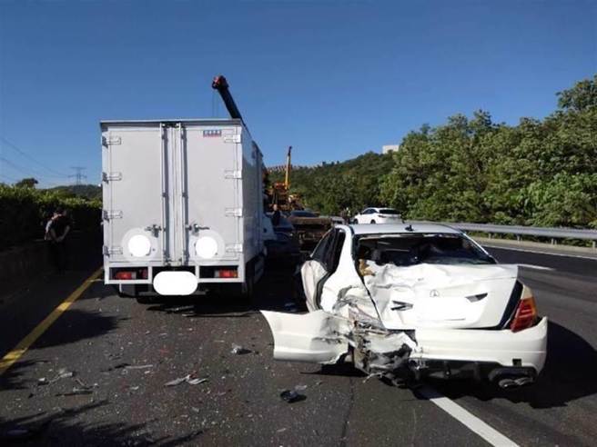 国3大溪南下9车连环撞塞车绵延10公里。(国道警方提供／吕筱蝉桃园传真)
