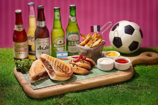 （台北喜来登疯世足，推出世足主题套餐，入住弹性房价9折优惠。图／台北喜来登大饭店）