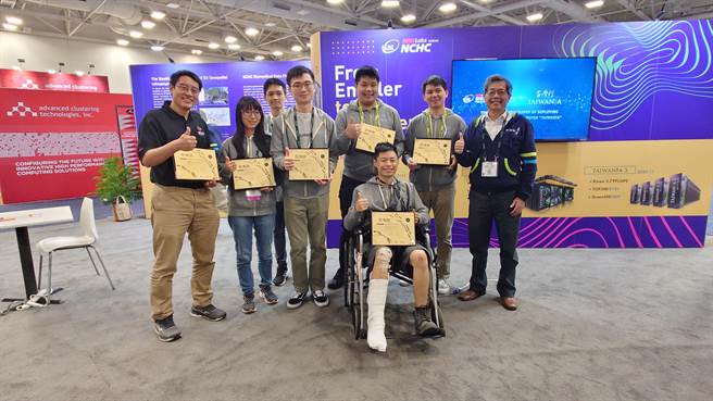 清大团队获得今年SCC世界超级电脑竞赛总冠军。（国研院国网中心提供／林志成台北传真）