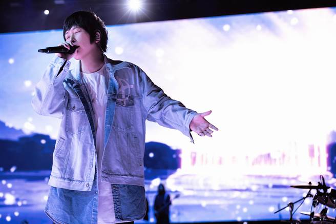 阿信感性談話為北美行最後一場演出畫下句點。（相信音樂提供）