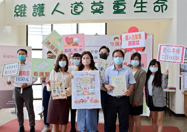 善款年少300萬，屏東郵局伸手幫助植物人照顧。(林和生攝)