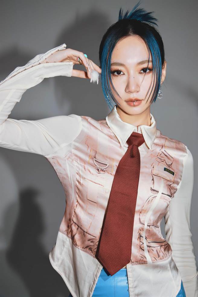 吴卓源为新专辑《IDFK》打造全新多变的造型。（华风数位提供）