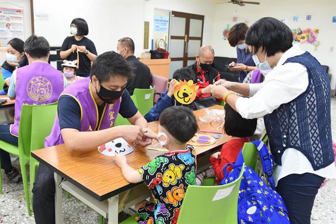 台中教区守护着中彰投云等地的慢飞天使，为发展迟缓儿童提供早期疗育、社区资源中心、到宅与时段服务，及以家庭为中心的多元服务方案等。（静宜大学提供）