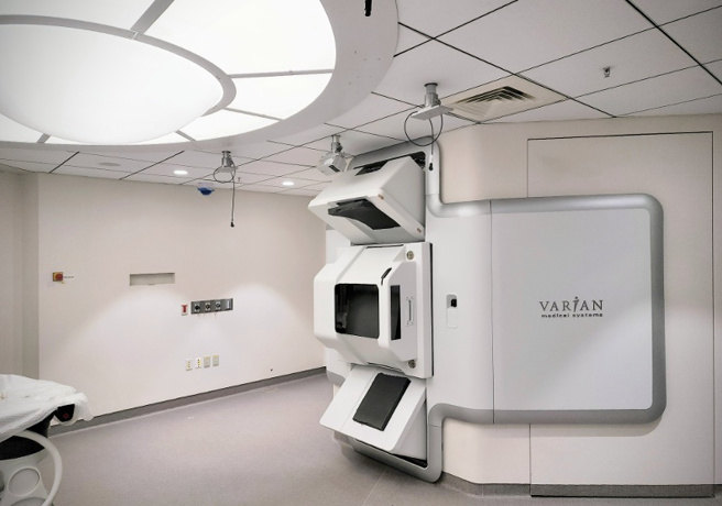 臺大癌醫引進Varian ProBeam質子治療設備，獨步全台。（圖/ 遠見提供）