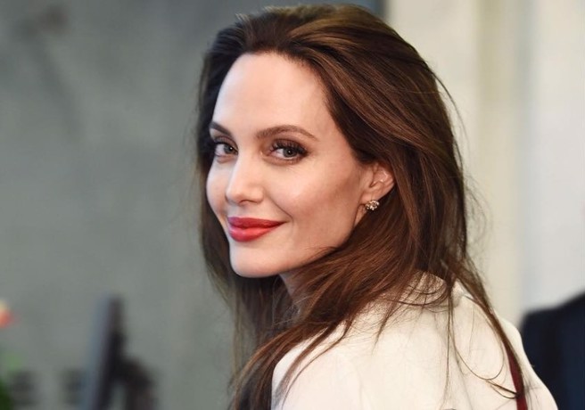 好萊塢女星安潔莉娜．裘莉，基因檢測發現試乳癌的高風險族群，於是進行預防性切除手術。（圖/ 遠見提供）