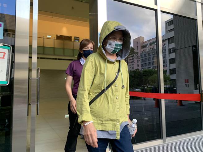 柯赐海的姊姊表示检察官相验后确定死因是自然死亡。（李文正摄）