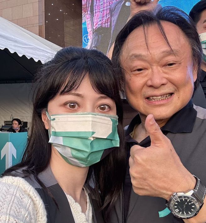 高嘉瑜（左）、王世坚（右）。（取自高嘉瑜脸书）