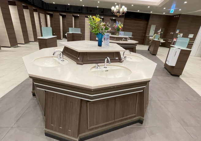 日本不少露营区盥洗处装潢甚至媲美星级饭店。（图/ 远见提供）