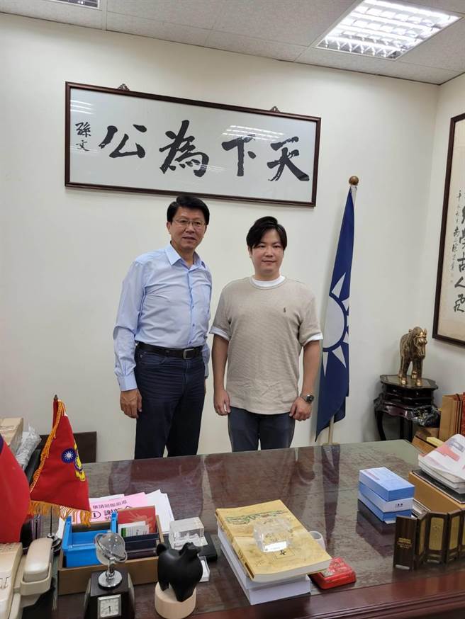 高扬凯表示，国民党台南市长候选人谢龙介一直是他学习的榜样。（高扬凯竞办提供／游念育台北传真）