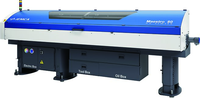 中義MAESTRO 80高階自動棒材送料機，該機種搭載了智慧化功能與多項最新人因工程設計特色，去年在美國與歐洲市場熱銷。圖／業者提供