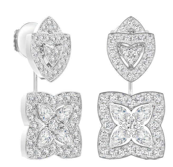 De Beers Enchanted Lotus钻石耳环，89万5000元。（De Beers提供）