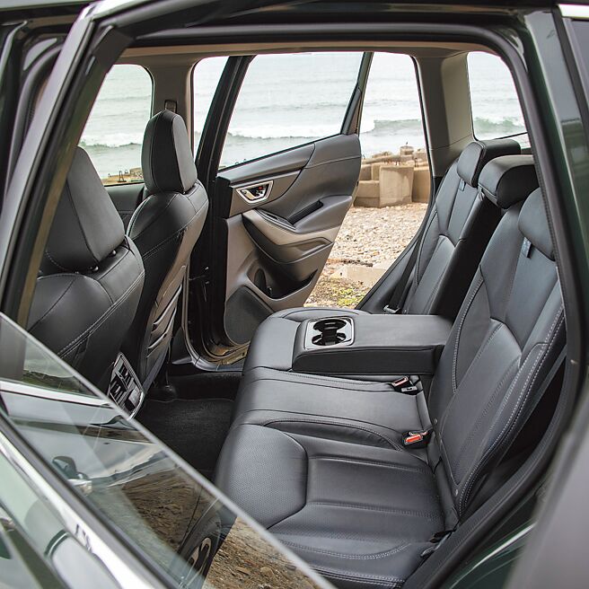 后座乘坐空间宽敞舒适。（陈大任摄）