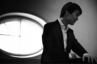 南韓鋼琴家趙成珍再進化：只要有鋼琴就不寂寞