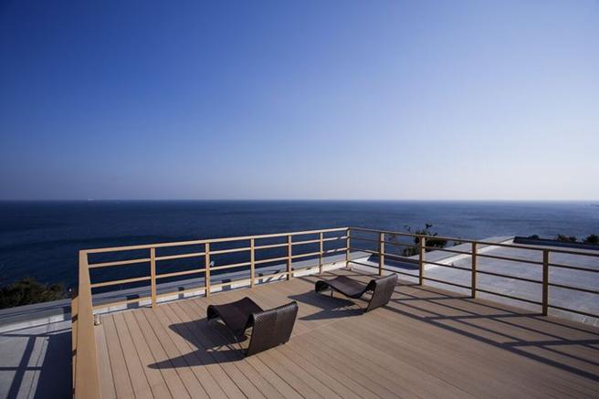 ▲270度的展望台饱览海天一色广阔绝景。　图：御宿The Earth／提供