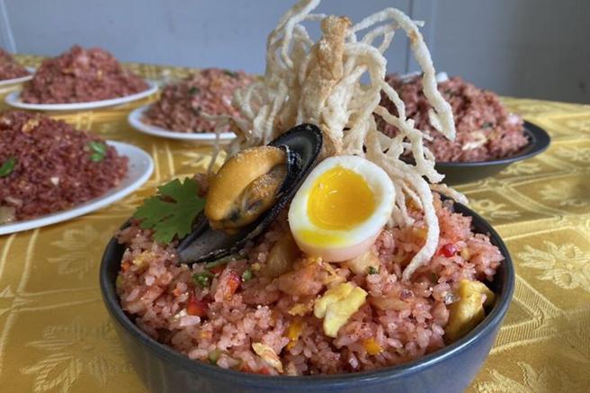 第一届卡蹓红糟炒饭王比赛，参赛者作品让人惊艳。　图：马祖国家风景区管理处／提供