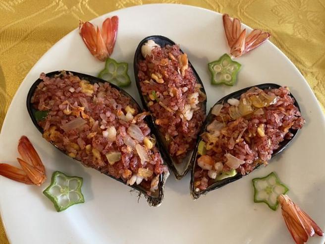 ▲透过参赛者巧思，红糟炒饭呈现各种美味样貌。　图：马祖国家风景区管理处／提供