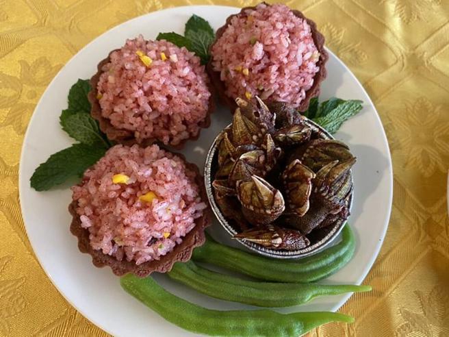 ▲兼具传统与创意融合，红糟炒饭考验技艺创新。　图：马祖国家风景区管理处／提供