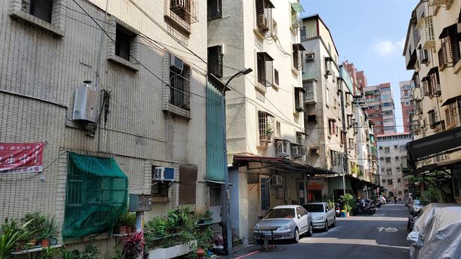 新庄荣富段海砂屋都更事业核定 重建之路迈大步。（新北市都更处提供）