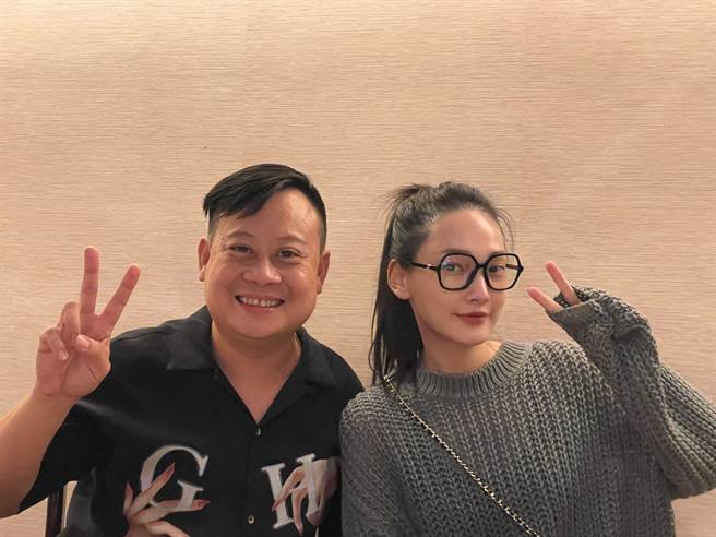 林映唯（右）昨晚作东请导演邝子君吃饭。（自由试娱乐提供）