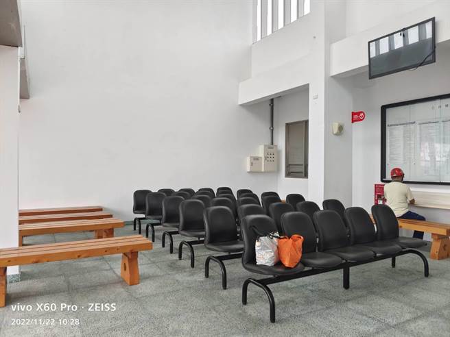 瑞穗车站大厅重新规划开放，宽敞明亮。（台铁提供）