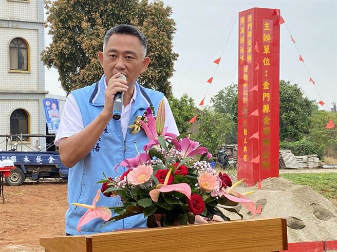 县长杨镇浯表示，「老幼共托，社区共荣」是县府社会福利的主轴(于家麒摄)