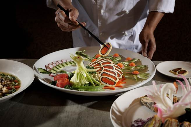 欣葉台菜宴，手路菜情境。（欣葉台菜提供）