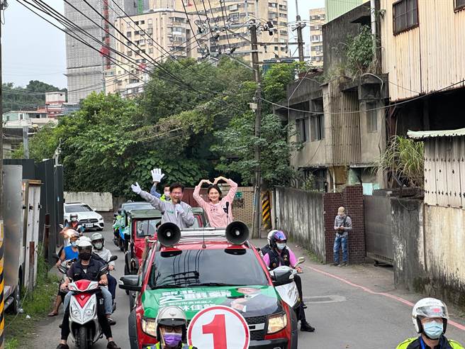 民进党新北市长候选人林佳龙指出，新北市在市长侯友宜治理12年下是4大皆空」。（陈慰慈摄）