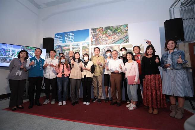 基隆市政府主办的第五届美丽基隆影片及摄影创作比赛21日晚间举办颁奖典礼，市长林右昌表示，希望透过这项活动，让更多人看见基隆的美丽。（基隆市政府提供／张志康基隆传真）