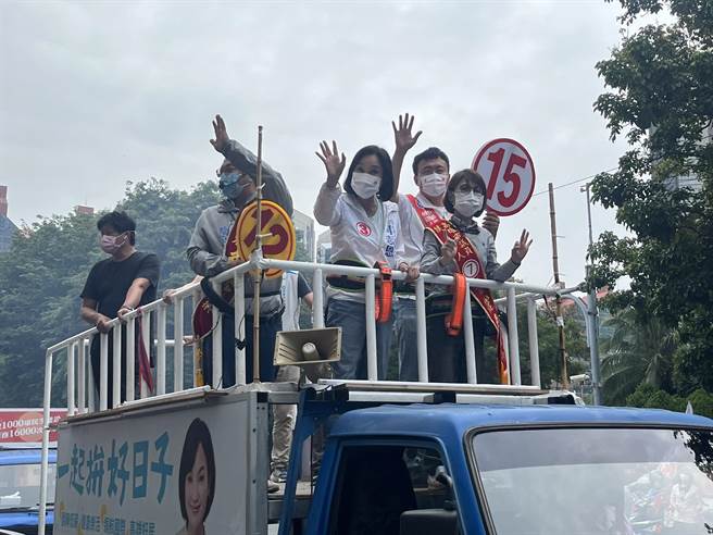 针对陈其迈批「韩柯合体」，柯志恩反酸，自己只是点出现况，像是空污、路烂、满街招租、孩子不在身边，都是根据事实来做回应。（柯宗纬摄）