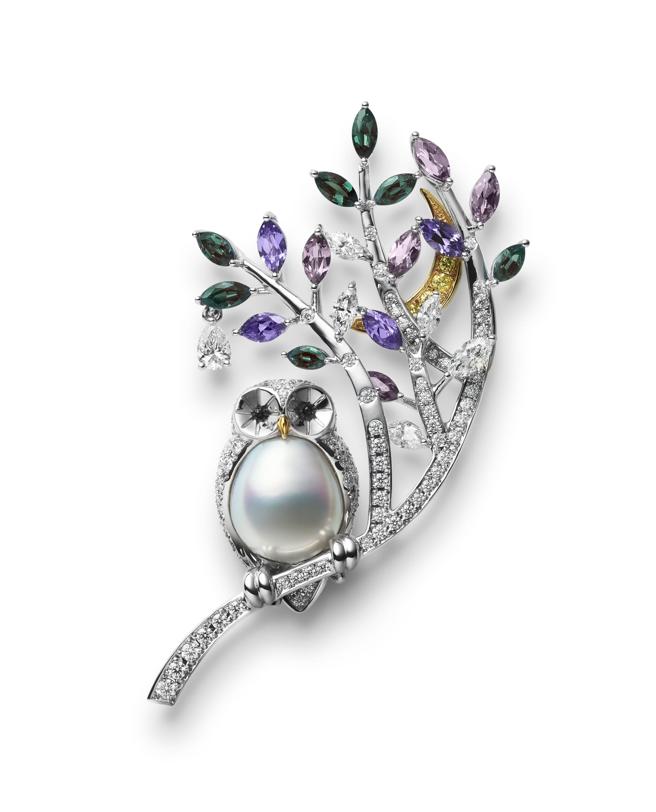 MIKIMOTO Wild And Wonderful顶级珠宝系列，美洲猫头鹰造型胸针，约111万元。（MIKIMOTO提供）