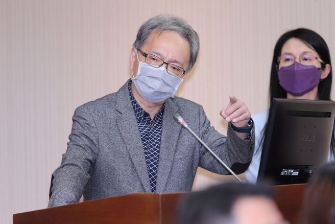 衛福部長薛瑞元近日金句連發爭議不斷。（中時資料照／黃世麒攝）