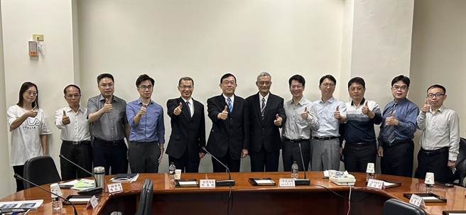 检察总长邢泰钊到新竹、苗栗、云林及嘉义地检署视察。(图／最高检提供)