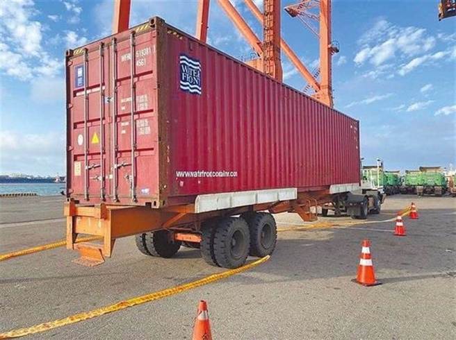 台中港货柜外籍女尸案，检取得疑似家属检体比对。（警方提供）