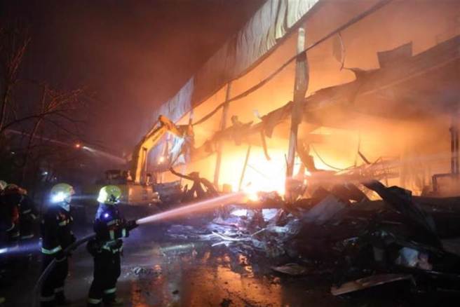 河南安阳厂房大火现场。（图／取自中国消防）