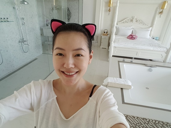 小S过去也有戴猫耳髮箍的习惯。（图／翻摄自脸书）