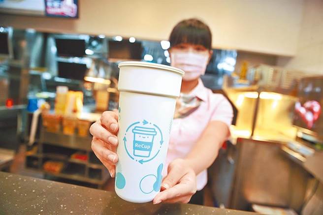 为提倡环保永续的观念，循环杯新制也将于2023元旦上路。（本报资料照片）