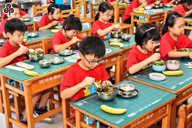 政府推动「班班吃石斑」政策，让国中小学生在营养午餐中吃得到石斑鱼。（本报资料照片）