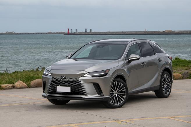 车头採用全新Spindle Body识别设计。（陈大任摄）