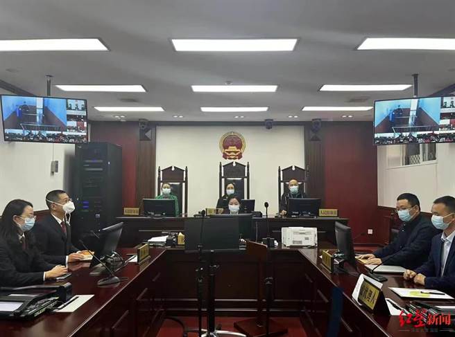 成都判决首例：家教男师多次猥亵十岁女童「终身禁业」。图为庭审现场。（图／红星新闻）